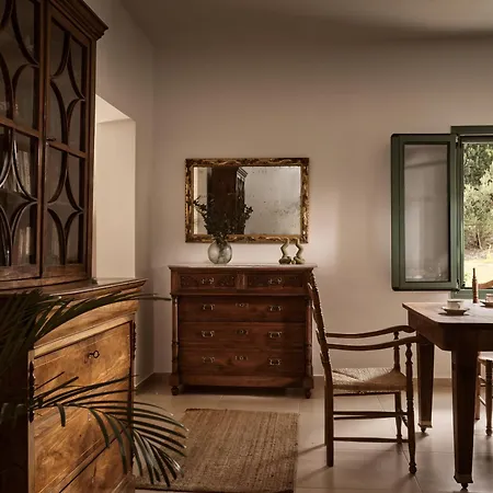 Phi Simple Living Quarters * Ακρωτήρι