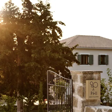 Phi Simple Living Quarters Βίλα