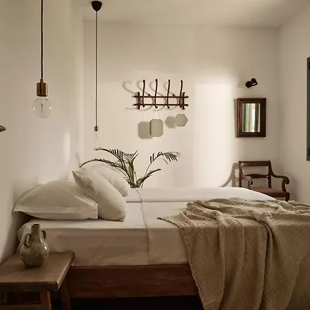 Phi Simple Living Quarters Βίλα Ακρωτήρι